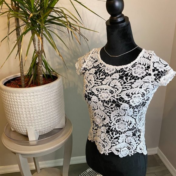 Lace White Crop Top Shirt - Picture 2 of 5
